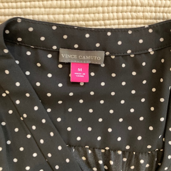 Vince Camuto polka dot blouse Medium - Picture 7 of 7